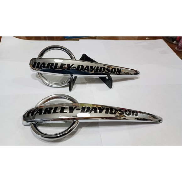 New!! Read desc.HD FatBoy Deluxe Softail Chrome OEM Gas Tank Emblem Set LH - Picture 4 of 6
